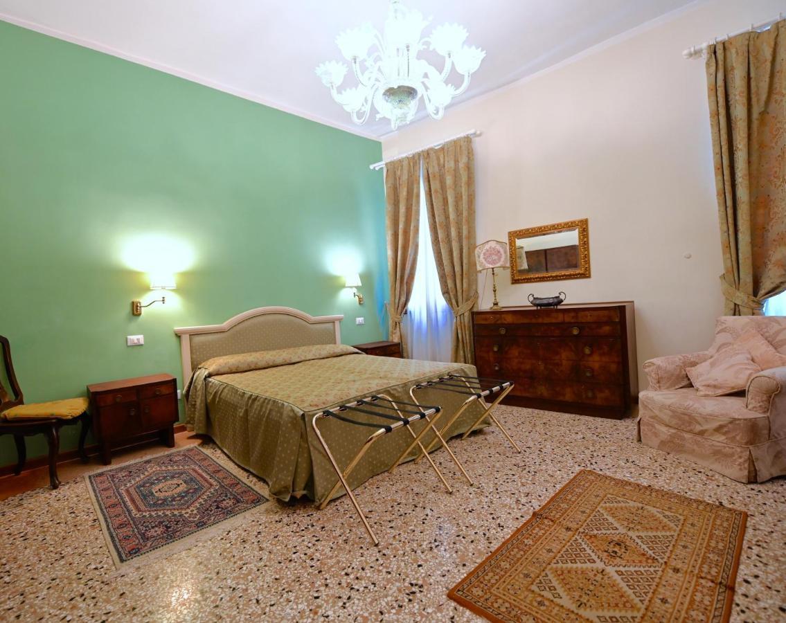 Chandeliers Apartment Venice Exterior photo